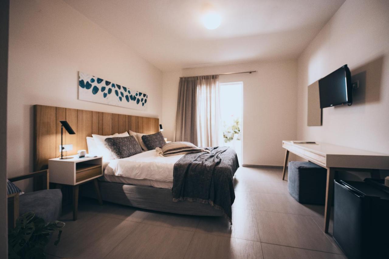 Meni & Hotel 4*