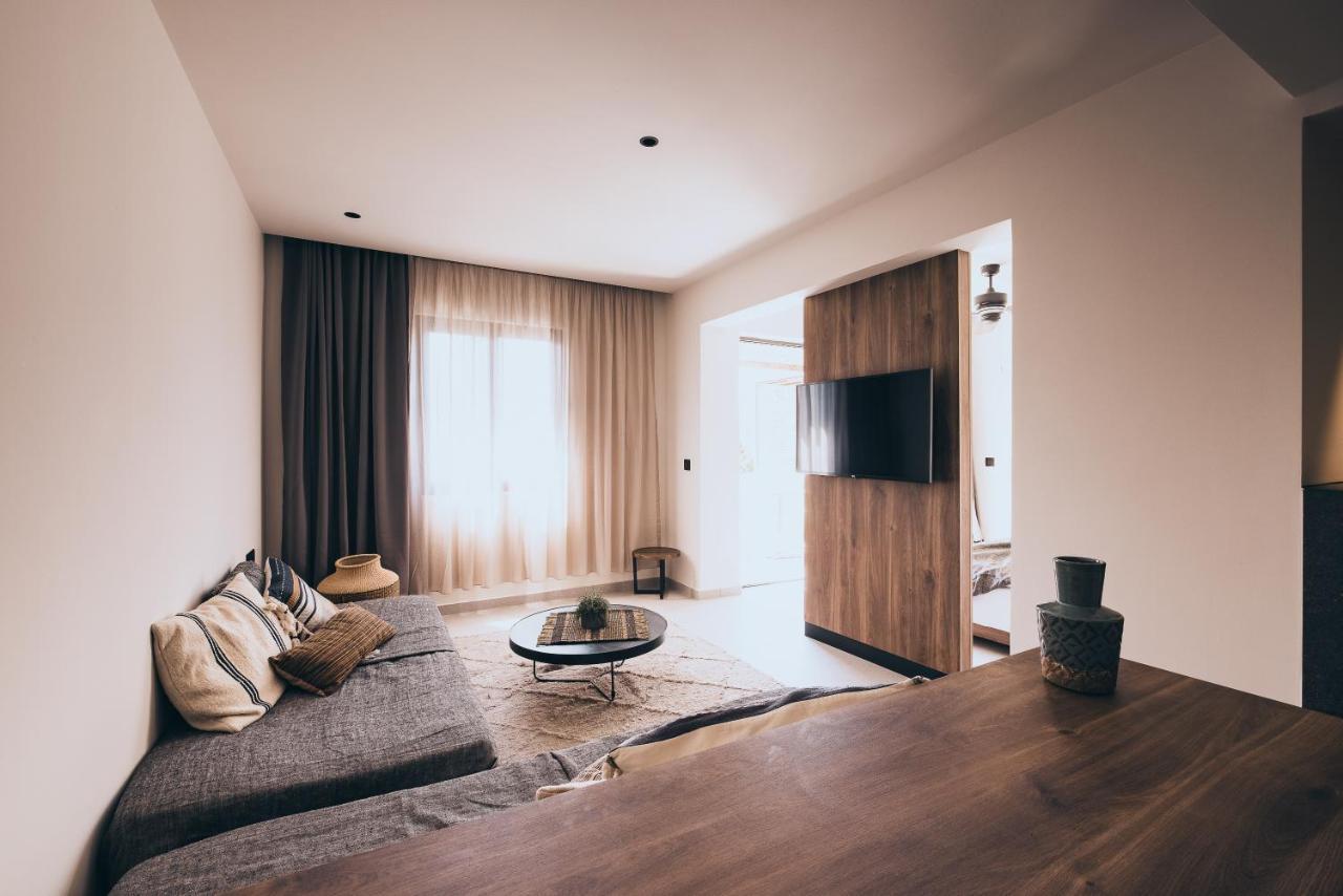 Hotel Meni & 4*