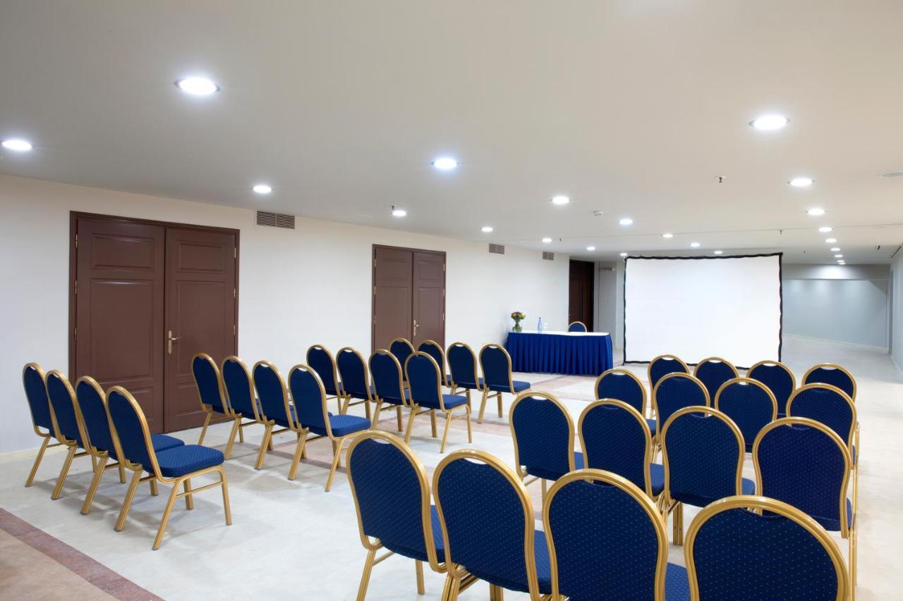 & 4* Eretria (Evia)