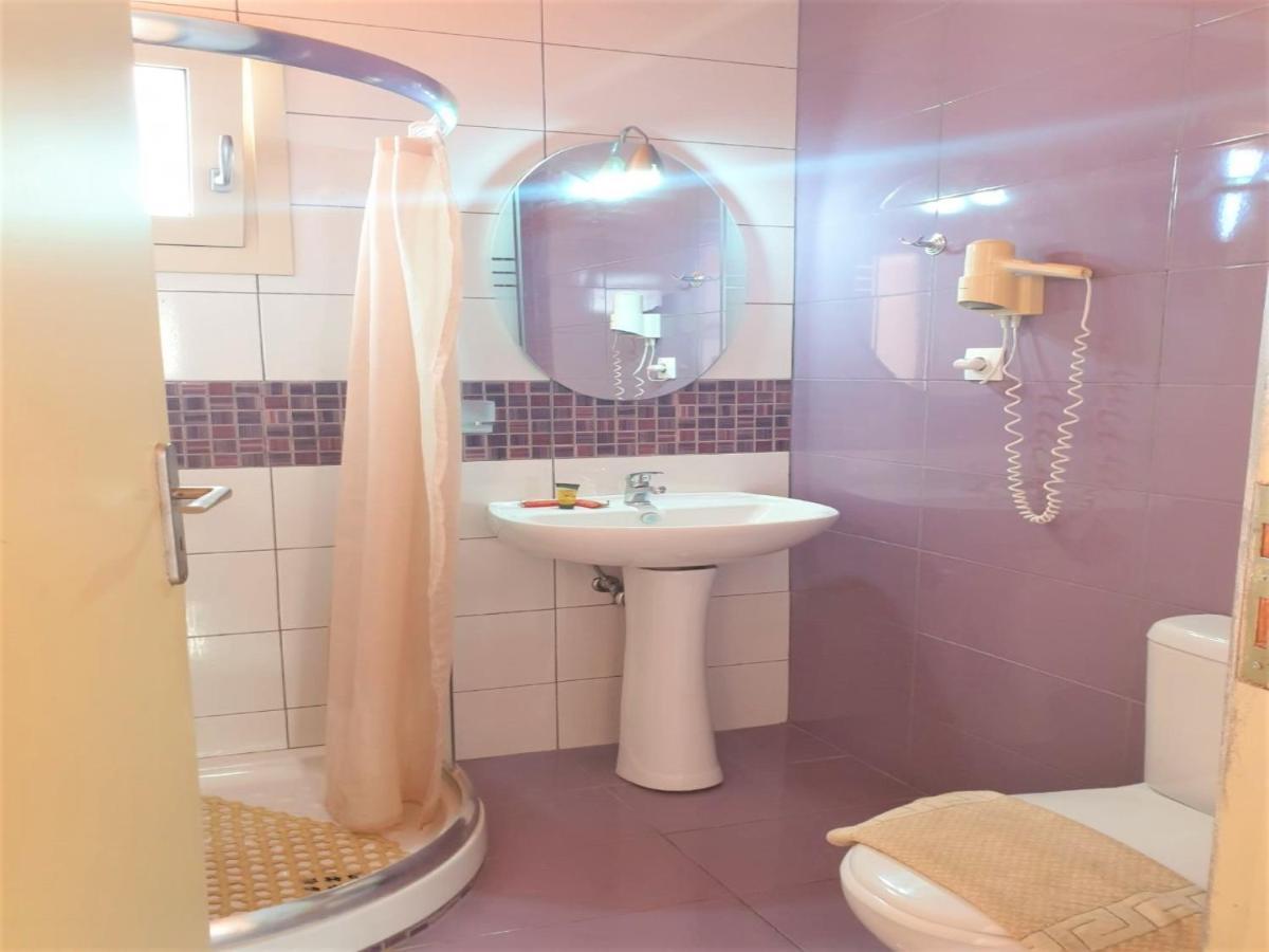 Entire Full View 3 Bedrooms 3 Bathrooms 3 Kitchens Villa Hersonissos (Crete)
