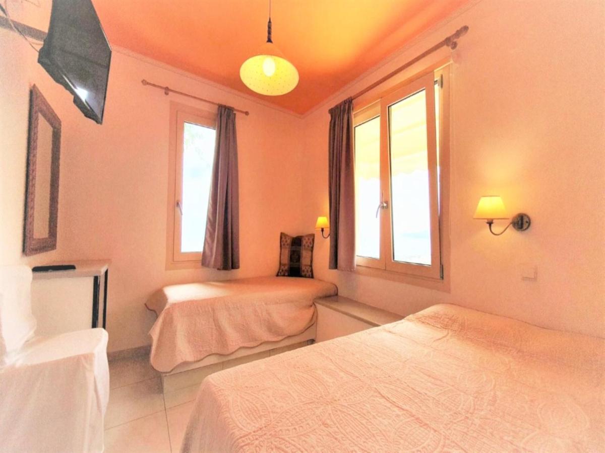 Entire Full View 3 Bedrooms 3 Bathrooms 3 Kitchens Villa