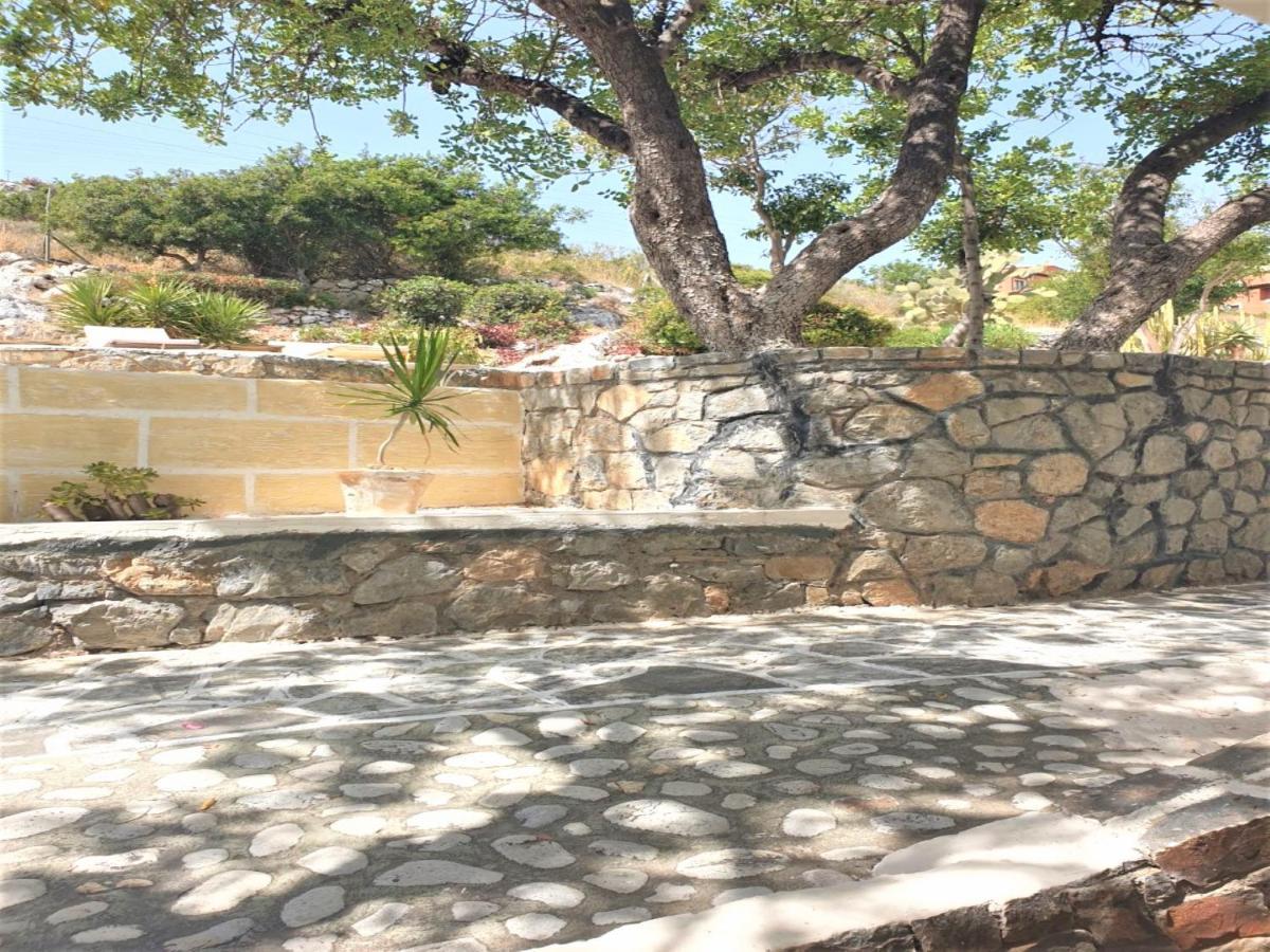 Entire Full View 3 Bedrooms 3 Bathrooms 3 Kitchens Villa *