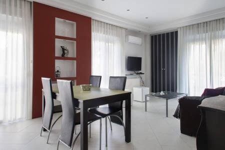 Glyfada Riviera Apartment