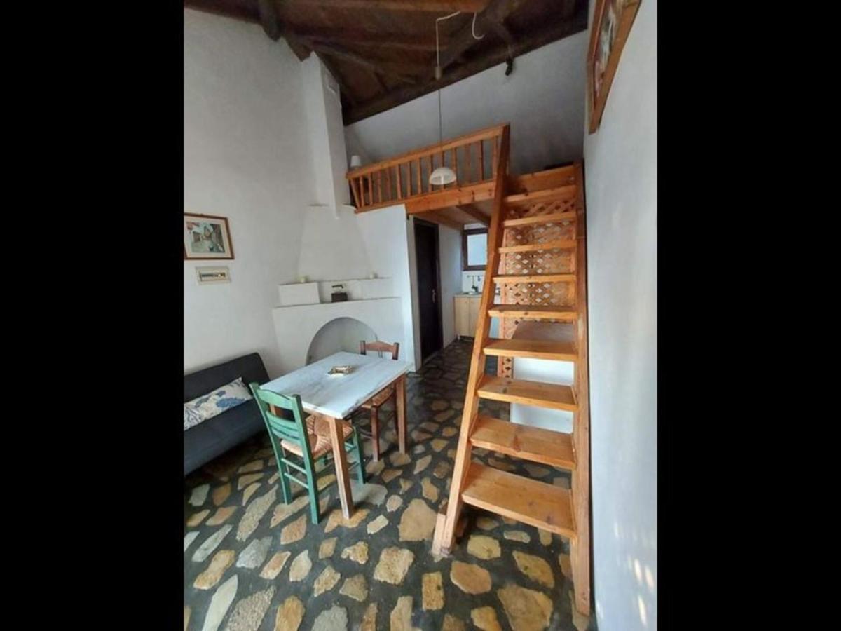 Beautiful House Located On A Hill In Samos Island, 400 M From An Organized Holiday home Koumeika