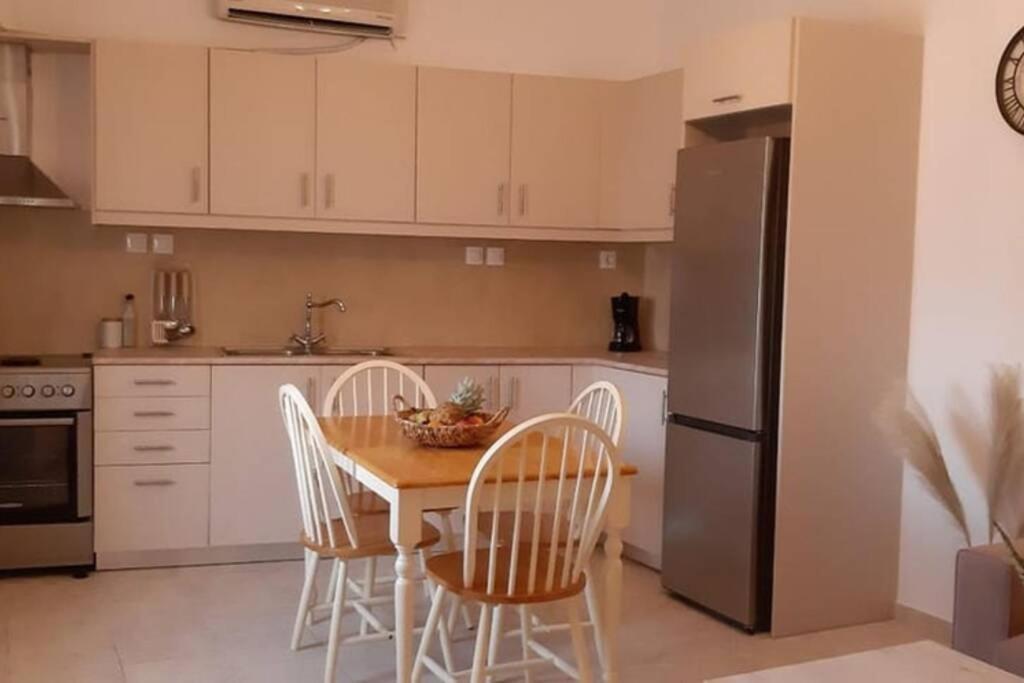 Sonia's Luxury With Jacuzzi Apartment *