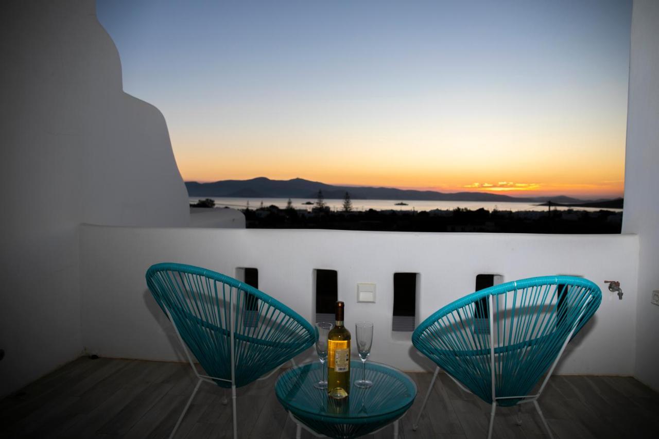 White Nadora Naxos *