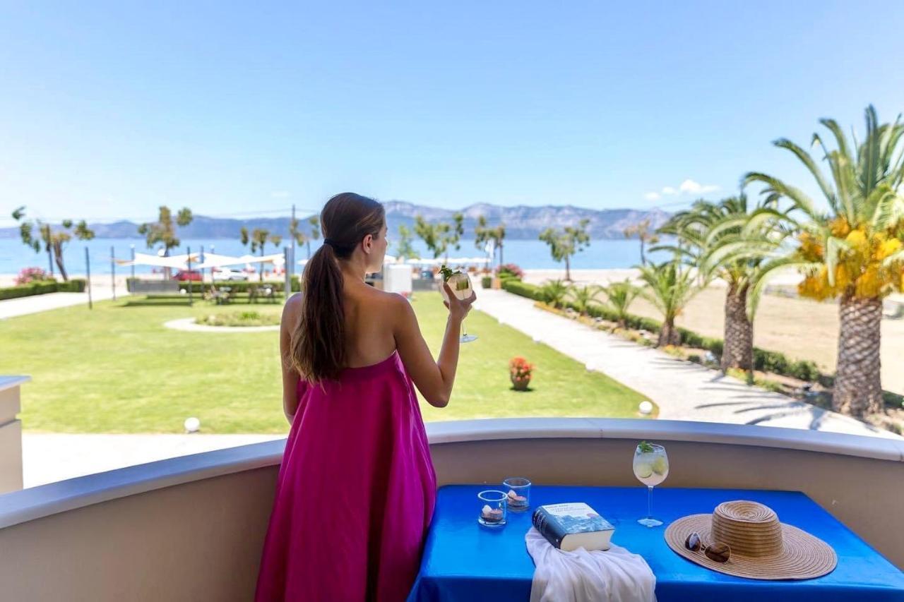 Apolonio Evia Aparthotel 4*