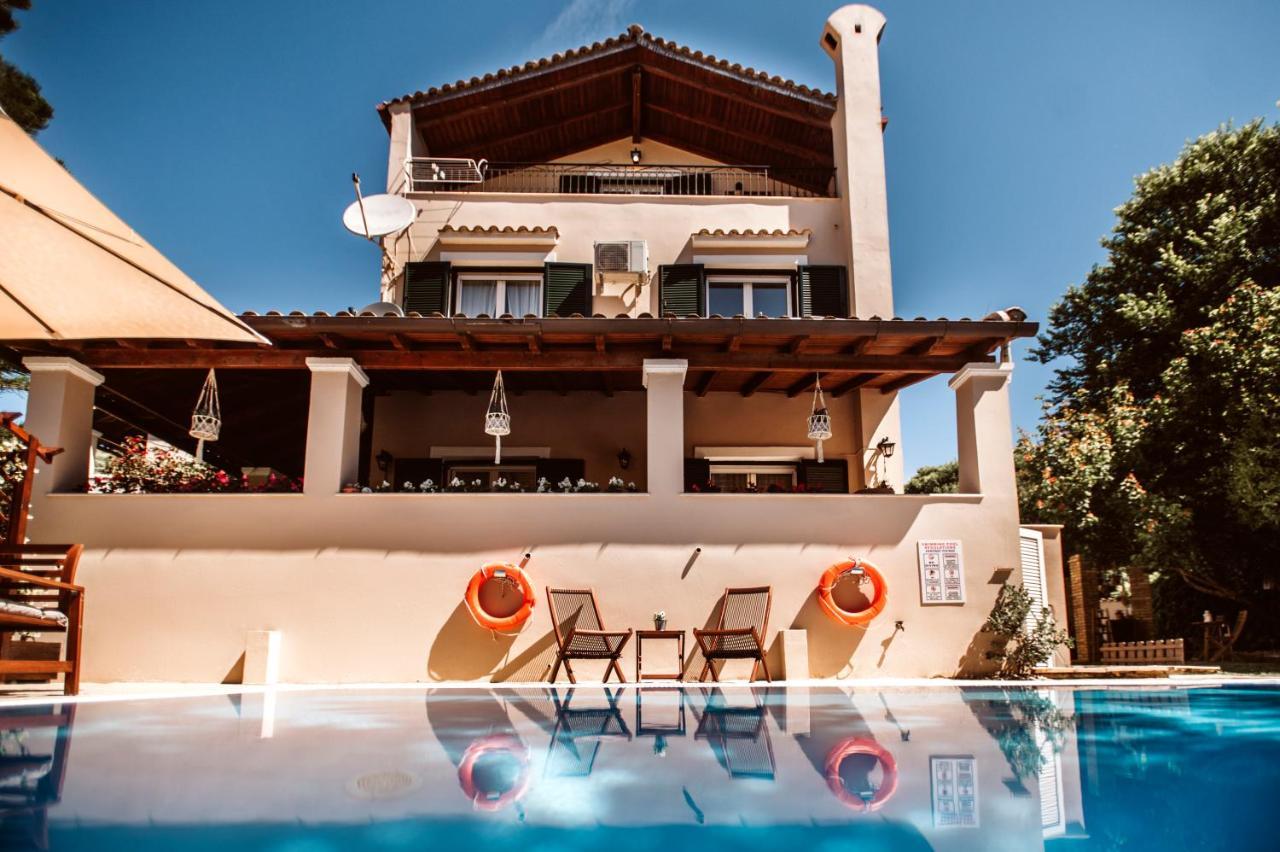 Butterfly - Heated Private Pool & Jacuzzi