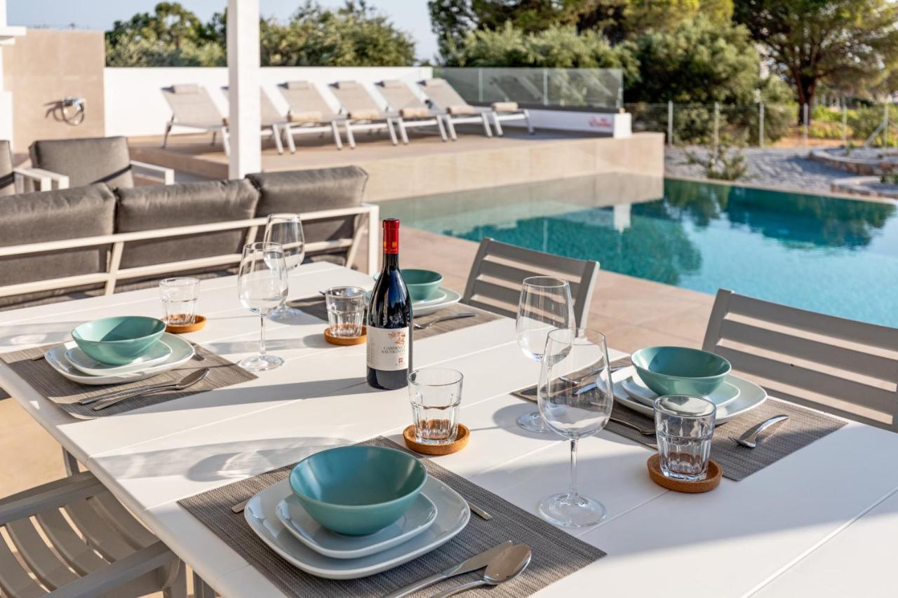 Amberblue Pefkos