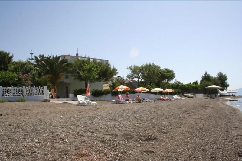 Posidonia Aparthotel