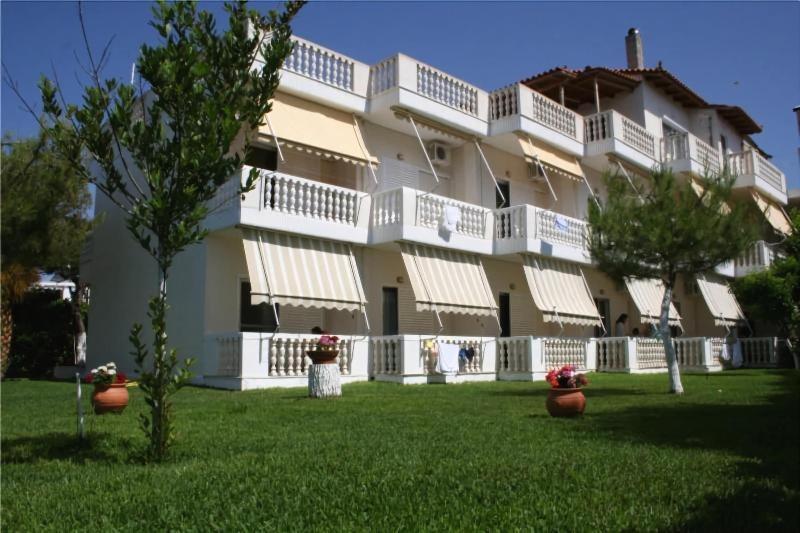 Posidonia Aparthotel