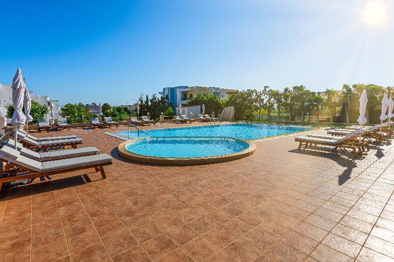 Aparthotel W By Estia 4*