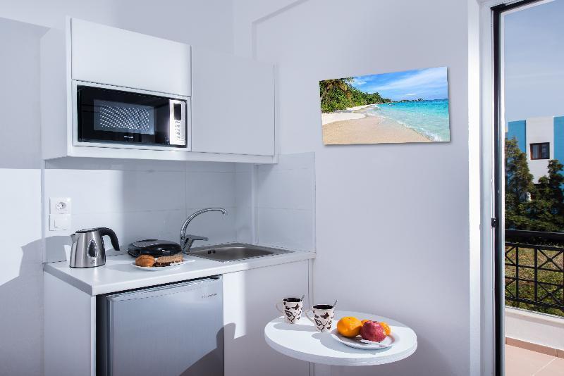 Aparthotel W By Estia 4*