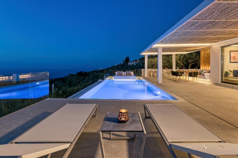 Art Blue Villas Villa Tsoukaladhes