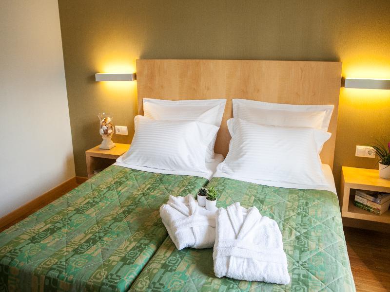 Kronos Hotel 3*