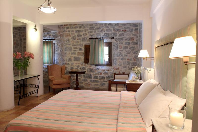 Kastro Maini Hotel 3*