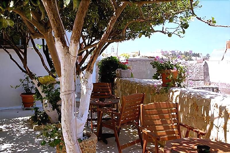 Minos Guest house