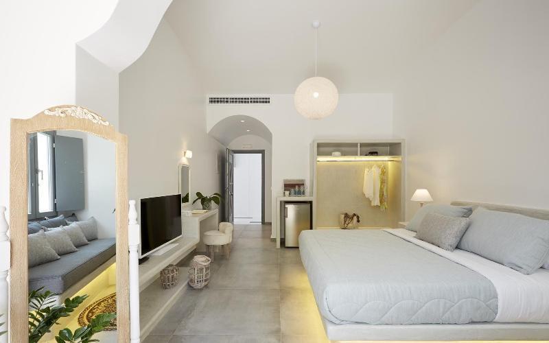 Amara Santorini Hotel