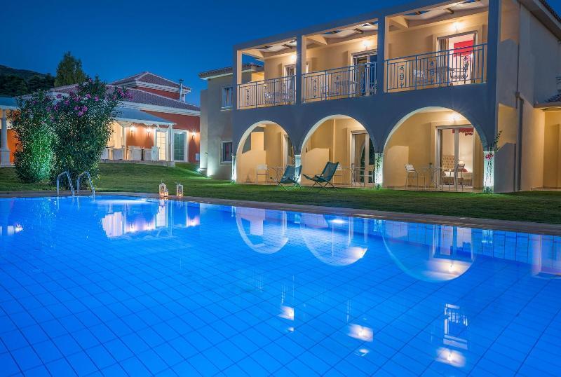Aparthotel Aeolos Boutique & 4*