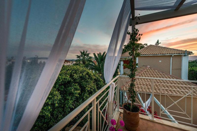 Aeolos Boutique & Aparthotel 4*