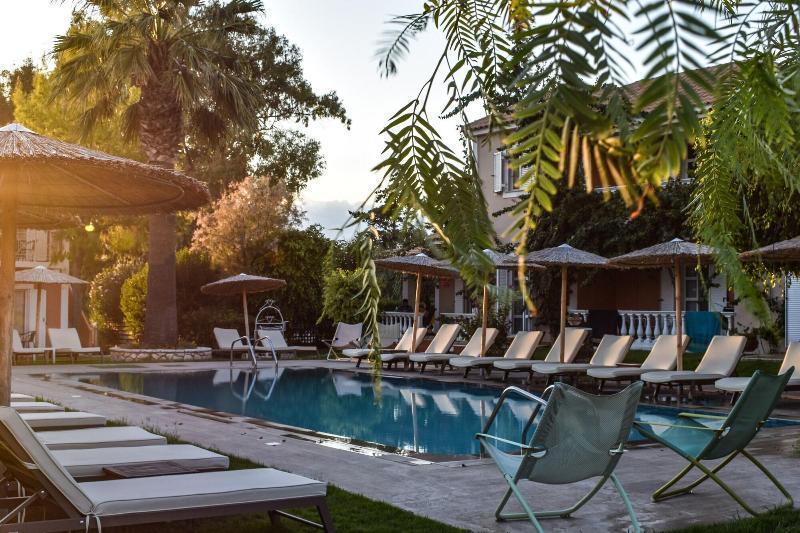 Aeolos Boutique & Aparthotel 4*