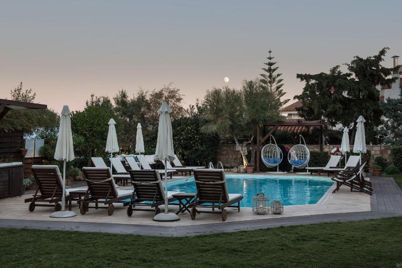 Enalio Aparthotel