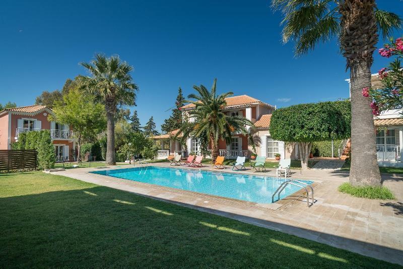 Aparthotel Aeolos Boutique & 4*