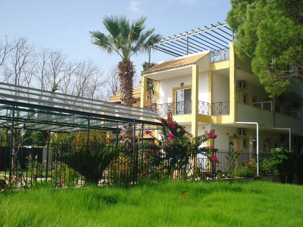 Apartment Iron House *