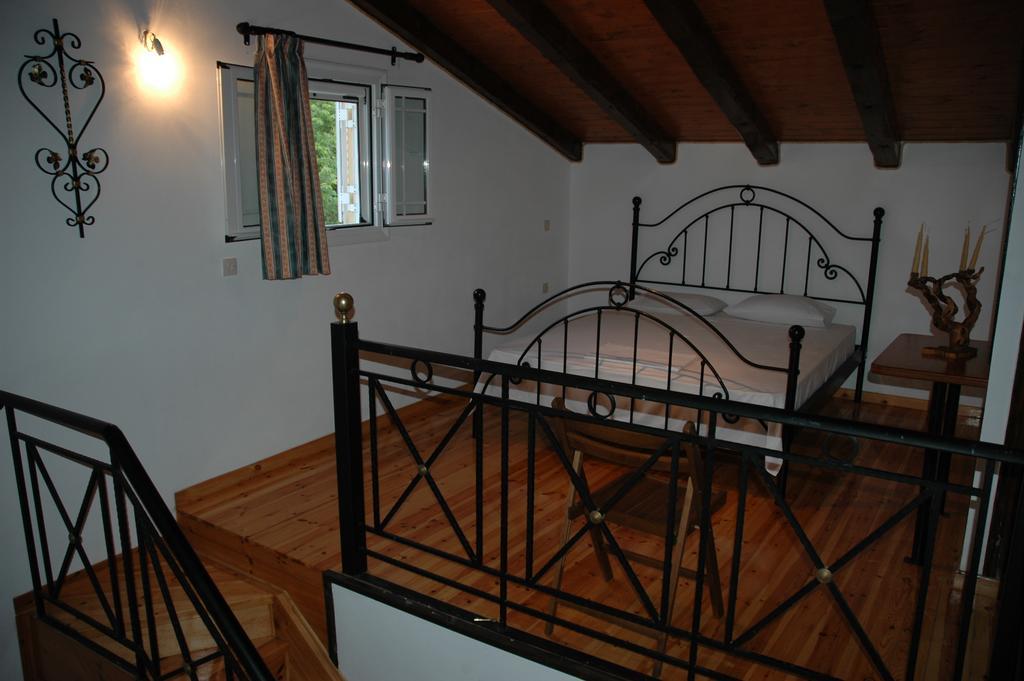 Apartment Iron House