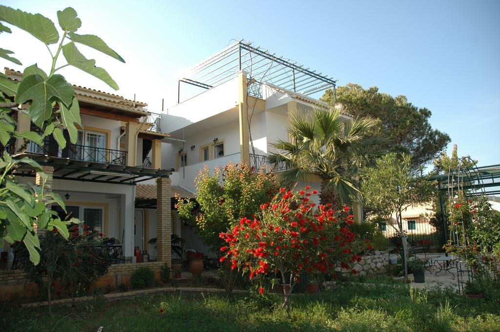 Apartment Iron House