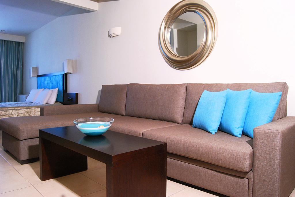 Aktaion Hotel