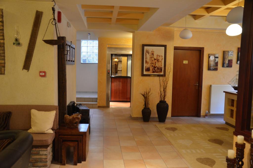 Anesis Hotel