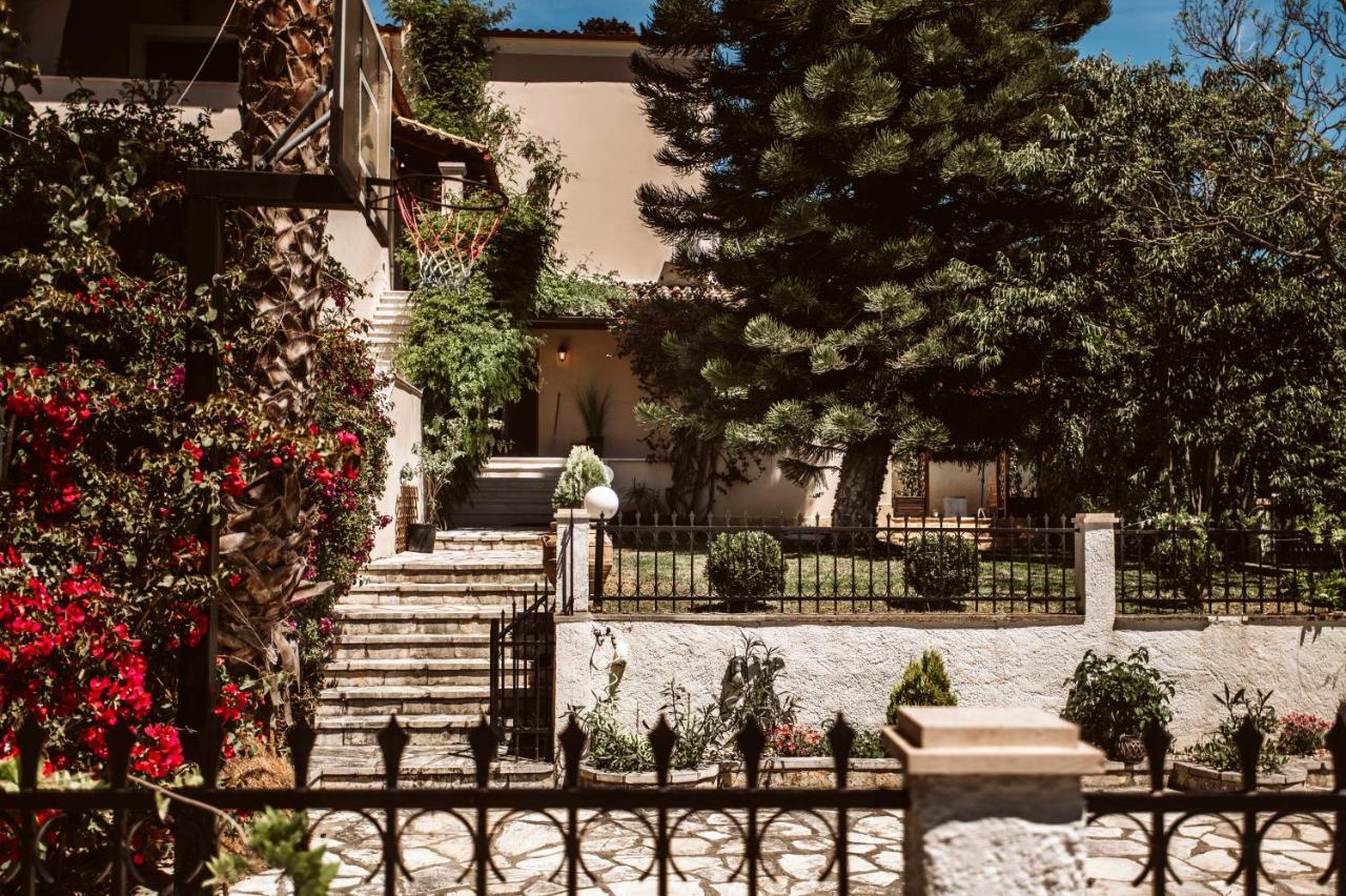 Butterfly - Heated Private Pool & Jacuzzi Villa