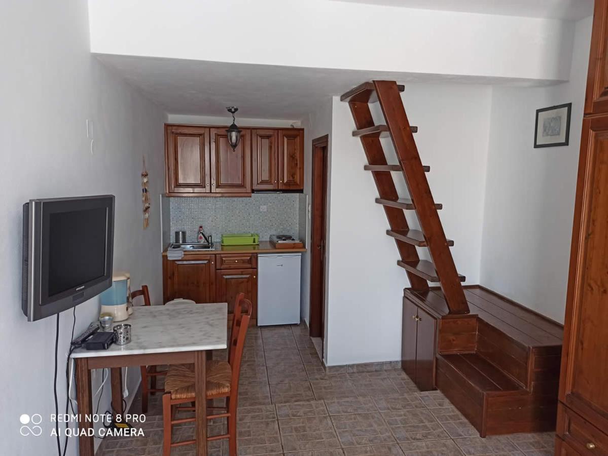 Asvestoti Mesonettes Blue Light σιελ μεζονετεs Hotel
