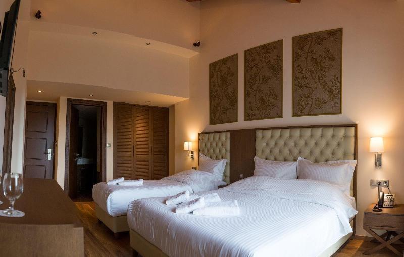 La Boutique & Hotel 4*