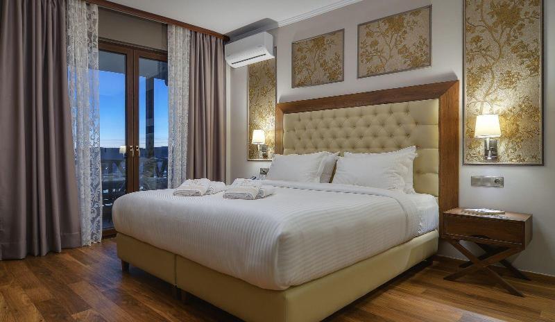 La Boutique & 4*