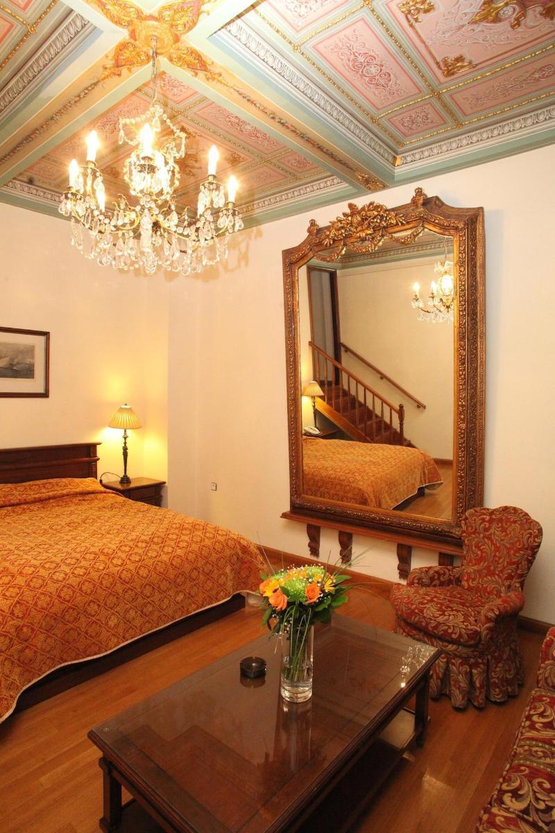 Hotel Syrou Melathron