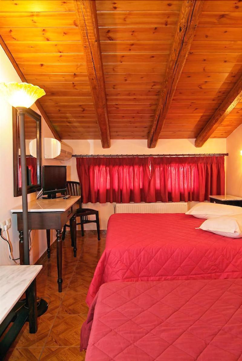 Hotel Varonos 3*
