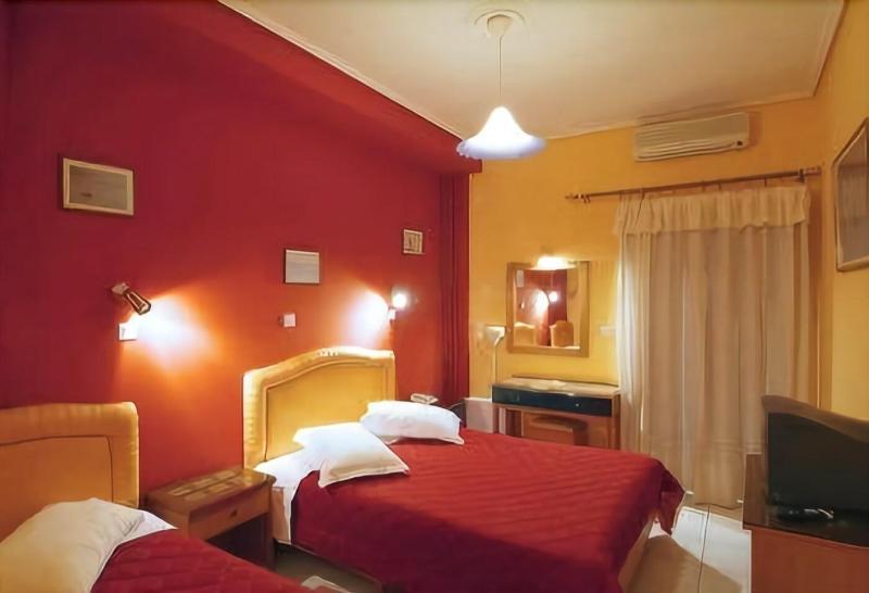 Hotel Varonos 3*