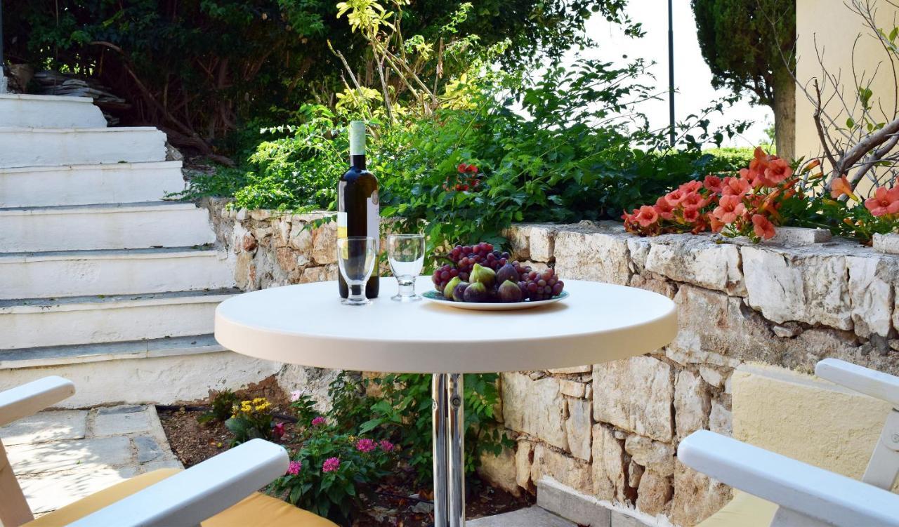 Agia Marina Koropi Holiday home *