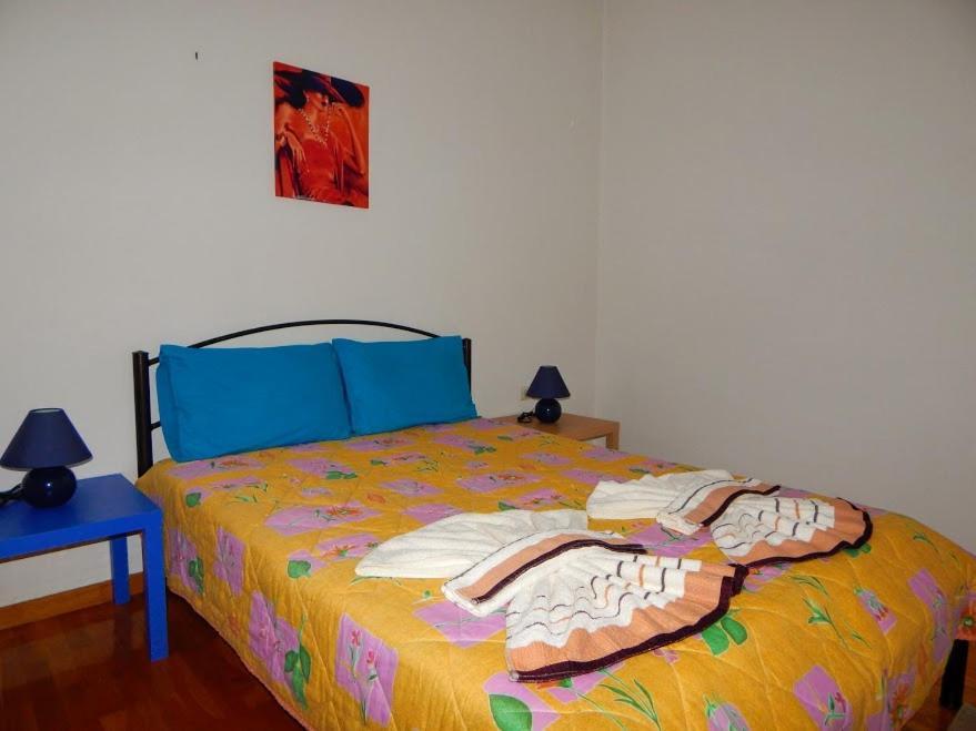 Apartment Cozy For 2-5 People-center 1 *