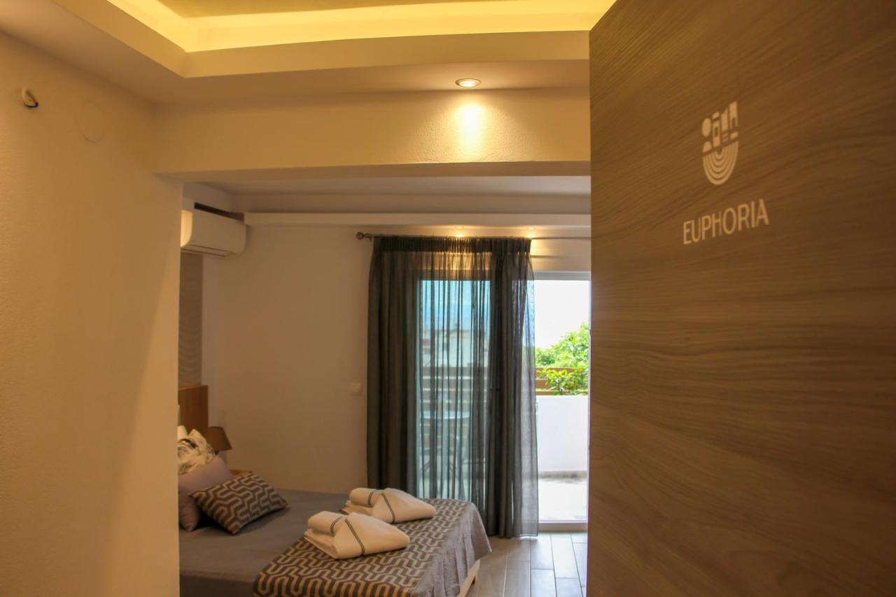 Thea-tro Hotel *