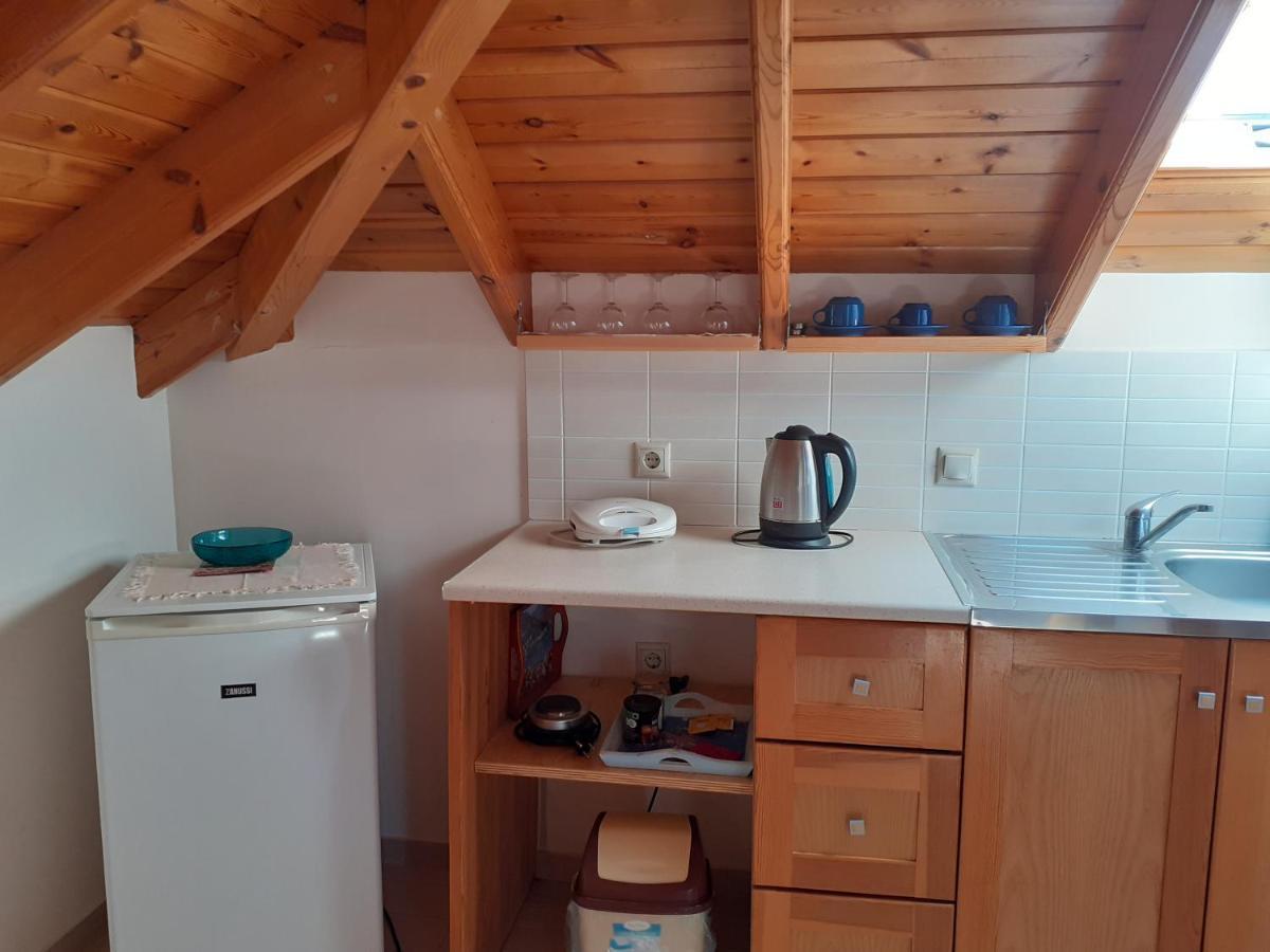 Kritikos Apartment
