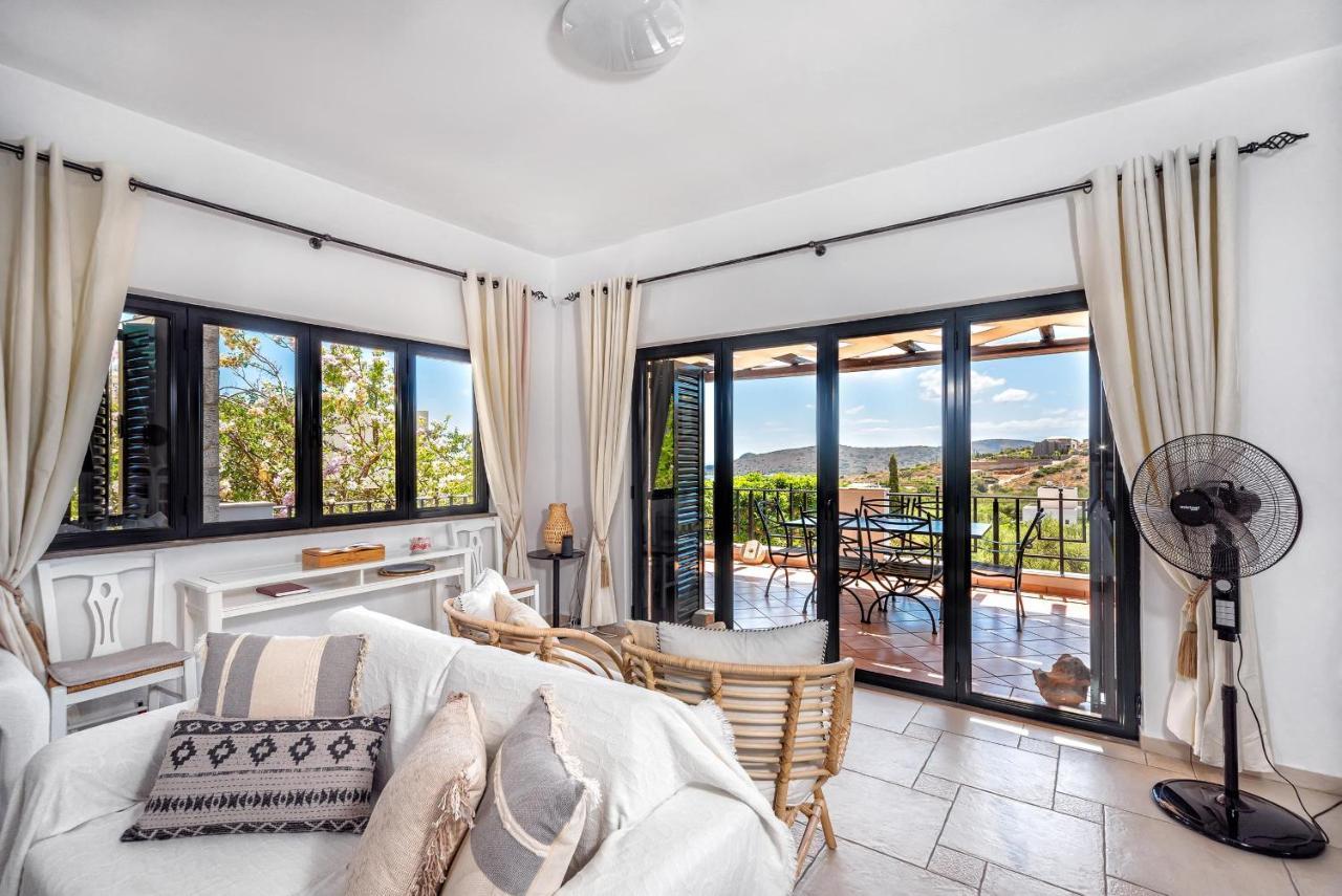 Artemis Villa