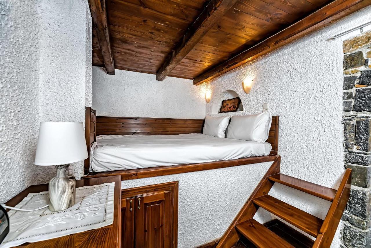 Artemis Villa