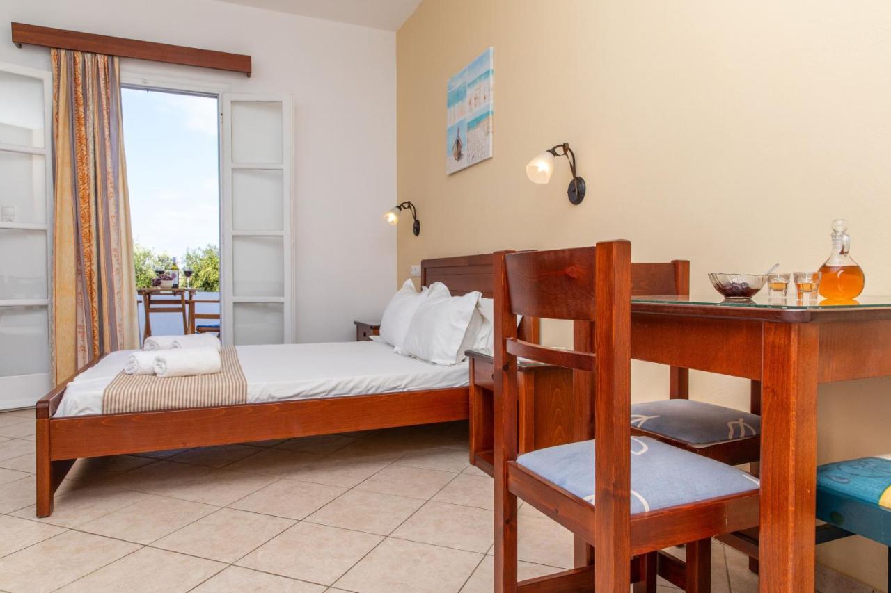 Surfer Paradise Naxos City
