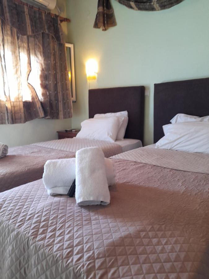 Aparthotel Delfini Akhladheri