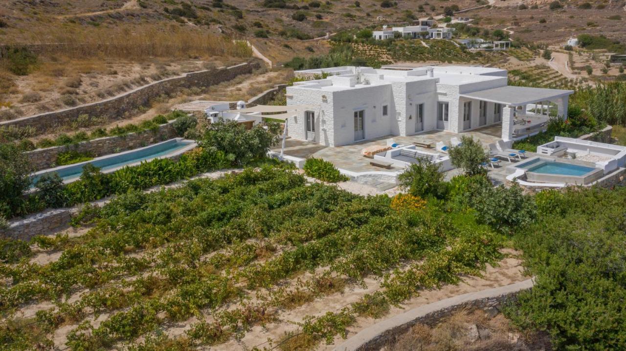 Nisides Villa