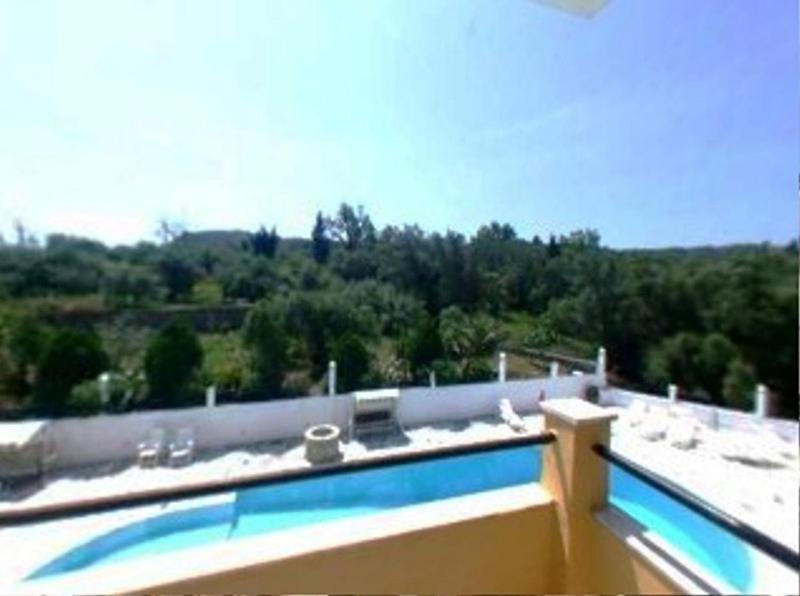 Jovana Hotel 2*
