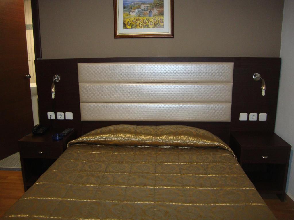 Hotel Emporiko 2*